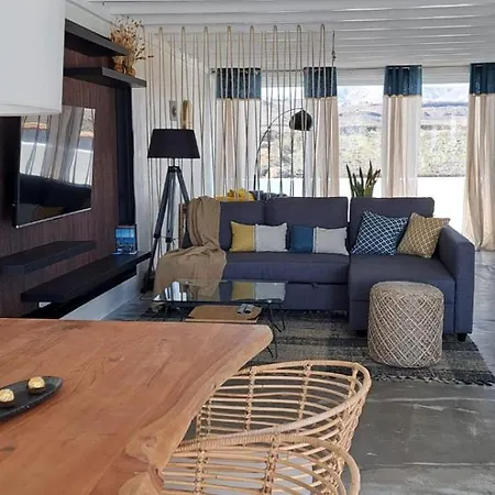 Cocomar Ii- Luxurious Loft, Just The Ocean And Volcano דירה *