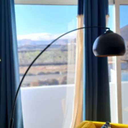 Cocomar Ii- Luxurious Loft, Just The Ocean And Volcano דירה *